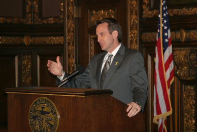 Governor Tim Pawlenty holds a press conference to discuss the Department of Finance's February forec...