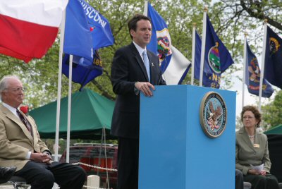 Governor Pawlenty speaks at the U.S. Department of Veterans Affairs Memorial Day Ceremony -- May 26,...