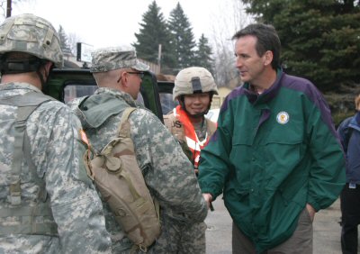 Governor Pawlenty greets Minnesota National Guard soldiers in Moorhead.  Members of the 2nd Combined...