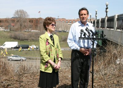 Governor Pawlenty and Corrections Commissioner Joan Fabian hold a press conference to announce a sta...