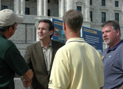 Governor Pawlenty visits with Minnesota Pork Producers.  The Governor attended the Minnesota Pork Bo...